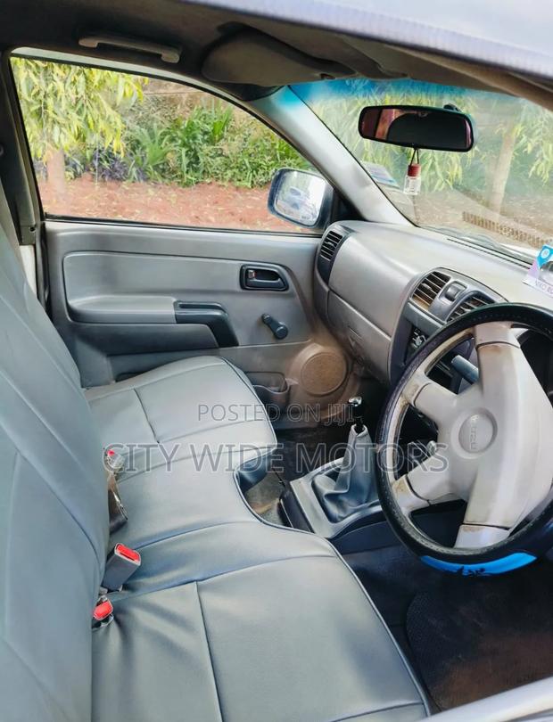 Isuzu D-MAX 2006 White
