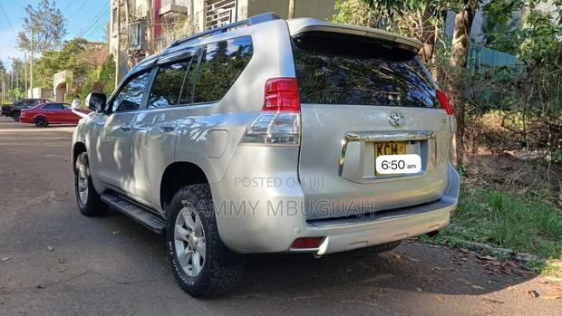Toyota Land Cruiser Prado 2011 Silver