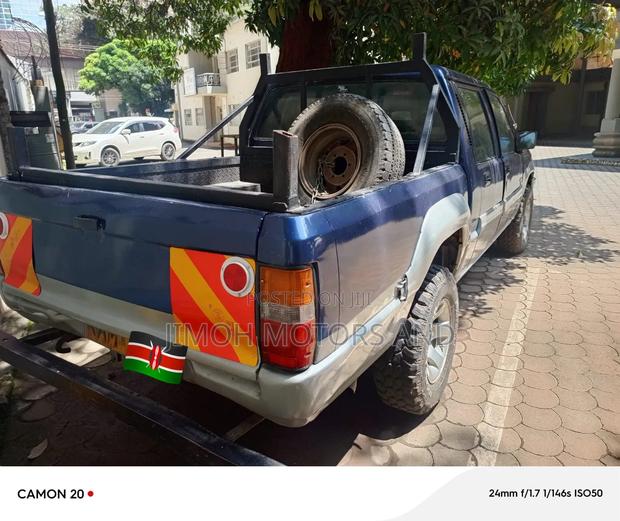 Mitsubishi L200 2001 Blue