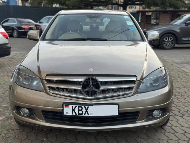 Mercedes-Benz C200 2007 Gold