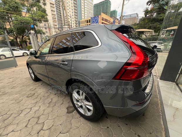 Volvo XC60 2019 Gray