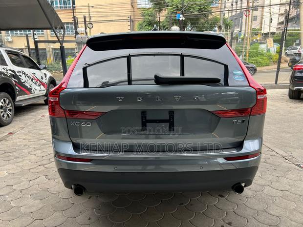 Volvo XC60 2019 Gray