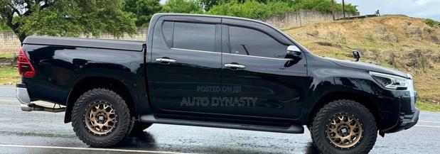 Toyota Hilux 2019 Black