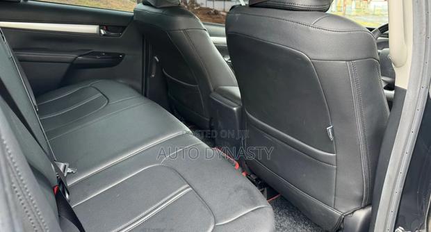 Toyota Hilux 2019 Black