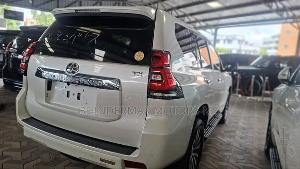 Toyota Land Cruiser Prado 2.7 2019 White
