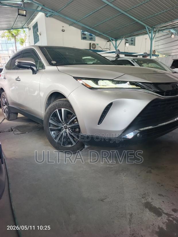 Toyota Harrier 2020 Gold