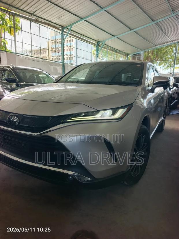 Toyota Harrier 2020 Gold