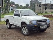 Toyota Hilux 2004 Pearl for sale