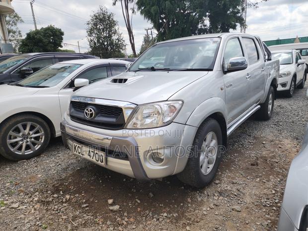 Toyota Hilux 2010 Silver