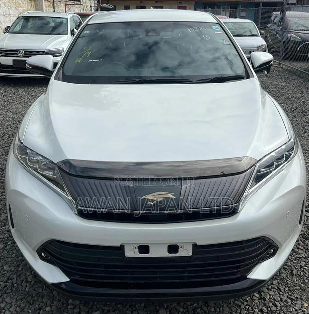 Toyota Harrier 2.0 2019 White