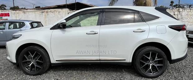Toyota Harrier 2.0 2019 White