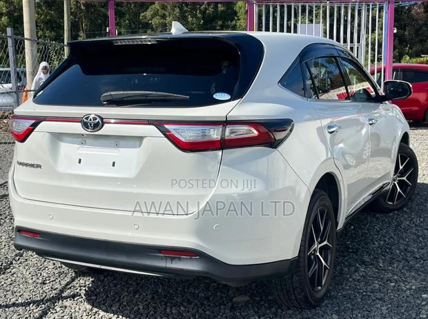 Toyota Harrier 2.0 2019 White