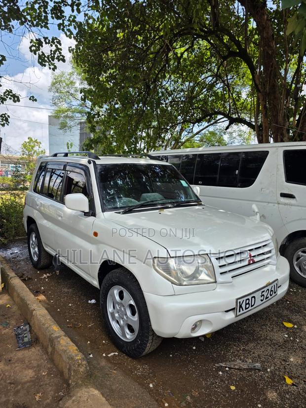 Mitsubishi Pajero IO 2001 White