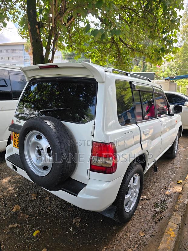 Mitsubishi Pajero IO 2001 White