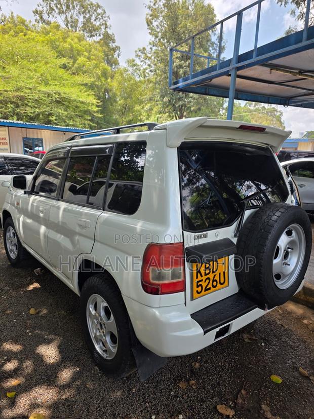 Mitsubishi Pajero IO 2001 White