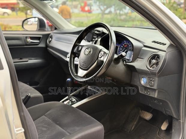 Toyota Corolla Fielder 1.5 Hybrid FWD 2017 Silver