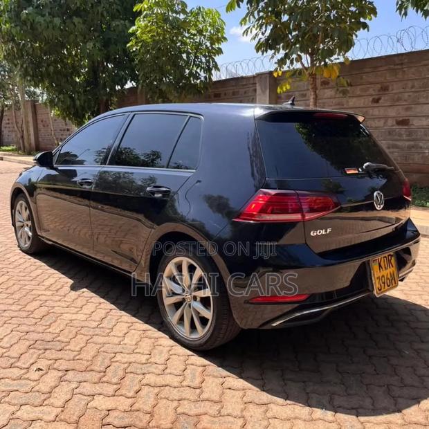 Volkswagen Golf 2017 Blue
