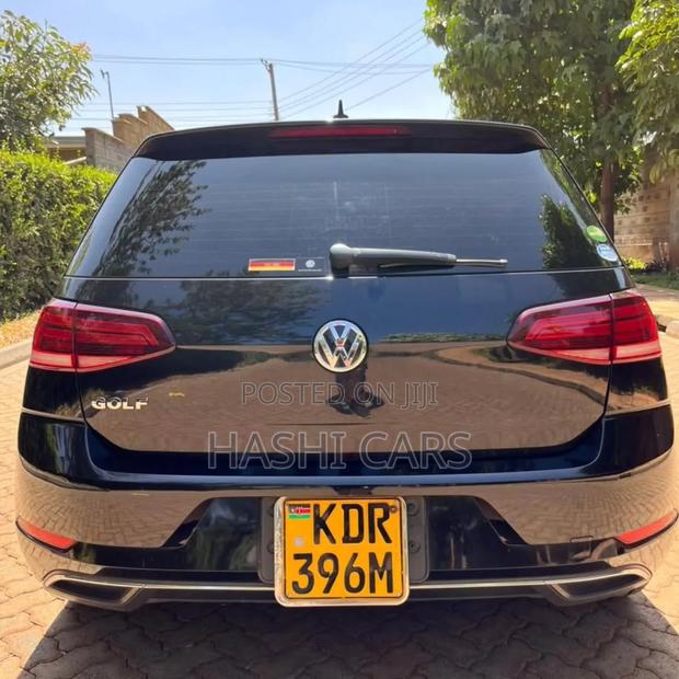 Volkswagen Golf 2017 Blue