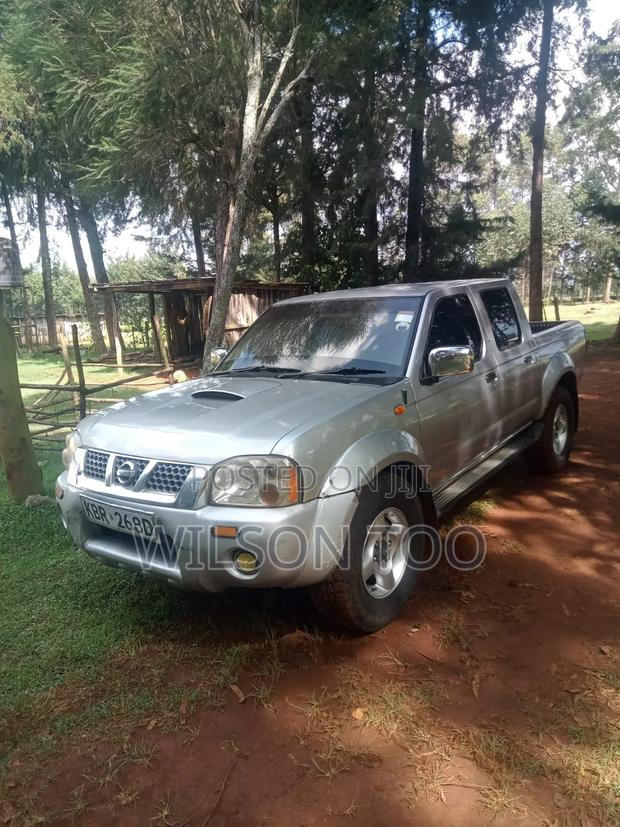Nissan Hardbody 2009 Gray