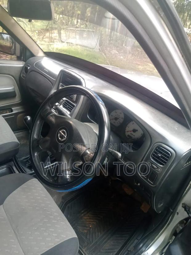 Nissan Hardbody 2009 Gray