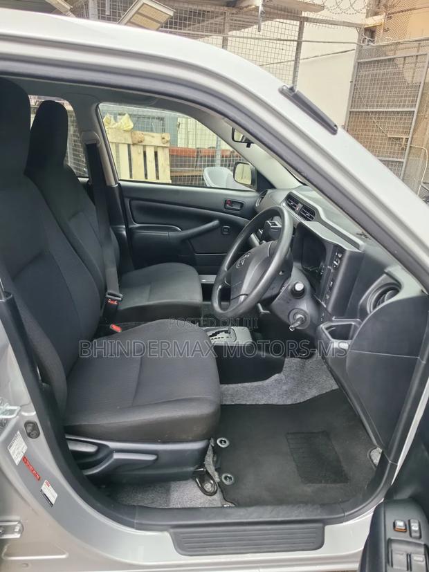 Toyota Probox 1.5 DX Comfort 2WD 2019 Silver