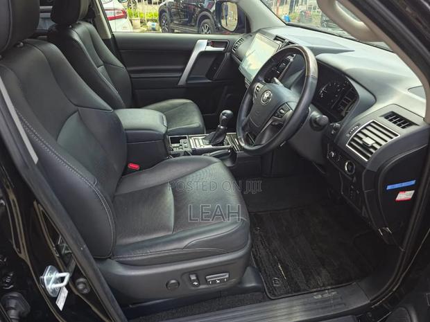 Toyota Land Cruiser Prado 2.7 2021 Black