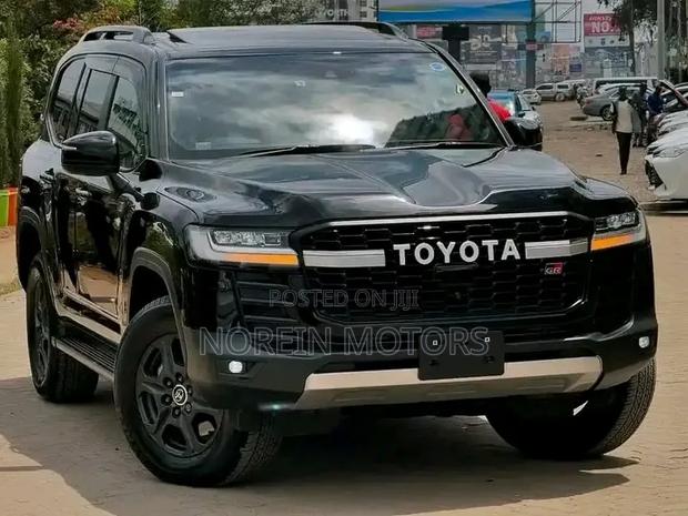 Toyota Land Cruiser LC300 2022 Matt Black