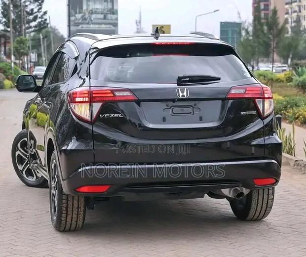 Honda Vezel 1.5 4WD 2018 Matt Black