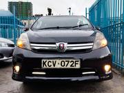 Toyota ISIS 2012 Black for sale