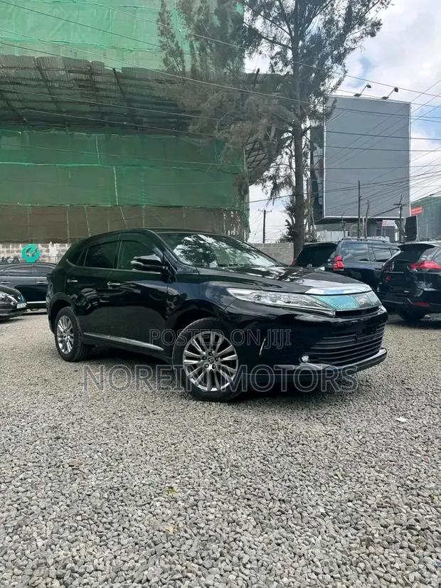 Toyota Harrier 2.0 2018 Black