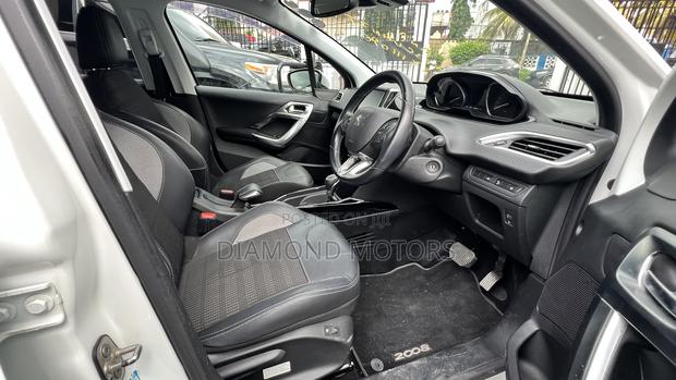 Peugeot 2008 2019 Pearl