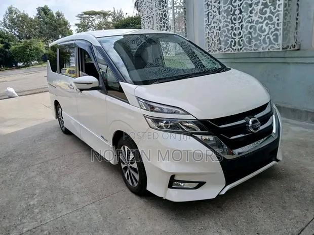Nissan Serena 2018 White
