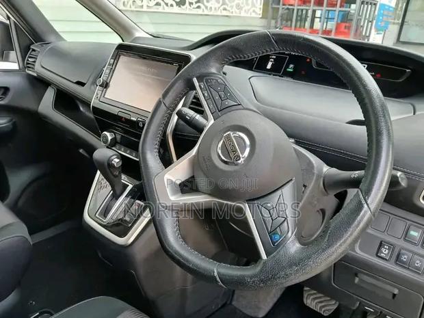 Nissan Serena 2018 White