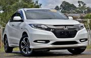 Honda Vezel 2018 White for sale