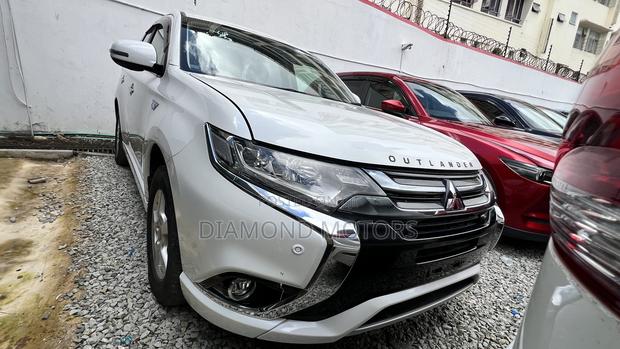 Mitsubishi Outlander PHEV 2019 Pearl