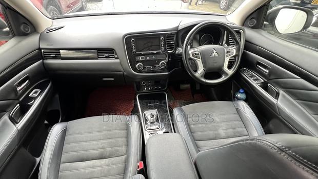 Mitsubishi Outlander PHEV 2019 Pearl