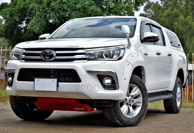 Toyota Hilux 2018 White