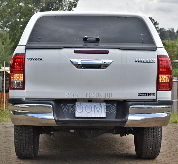 Toyota Hilux 2018 White