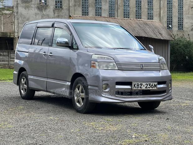 Toyota Voxy 2007 Gray