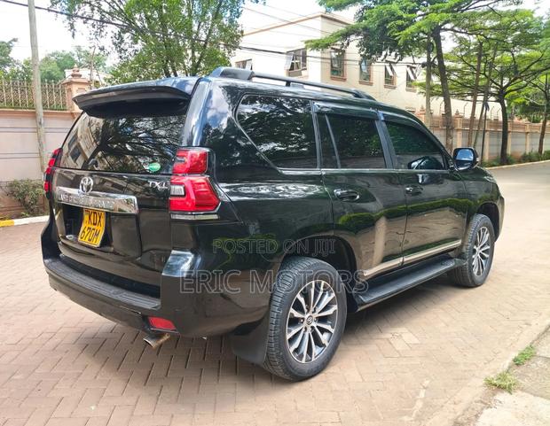 Toyota Land Cruiser Prado 2.8 2019 Black