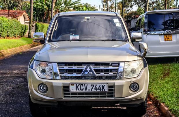 Mitsubishi Pajero 3.2 Di-Dc GLS 2012 Gold