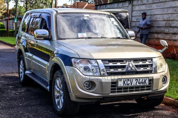 Mitsubishi Pajero 3.2 Di-Dc GLS 2012 Gold