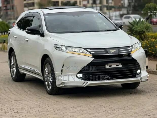 Toyota Harrier 2.0 4WD 2019 White