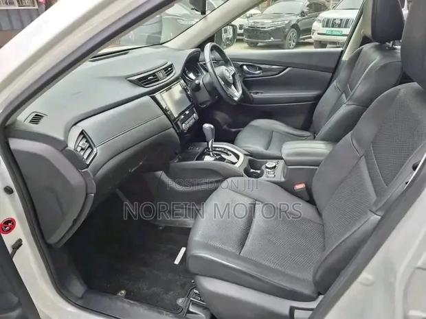 Nissan X-Trail 2.0 Hybrid FWD 2019 White
