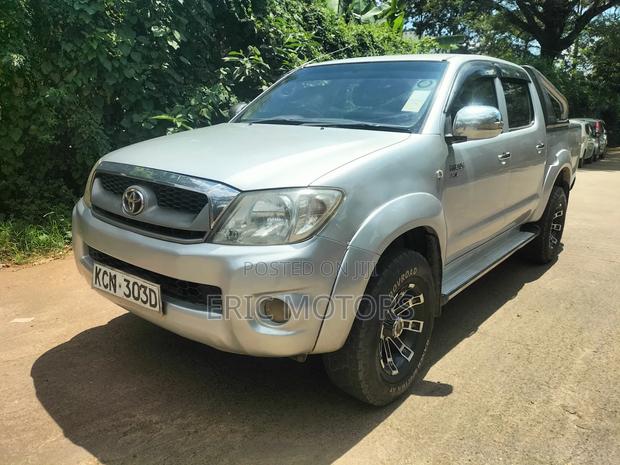 Toyota Hilux 2010 Silver