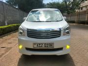Toyota Noah 2013 Off white for sale