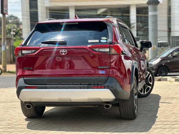 Toyota RAV4 2019 Red