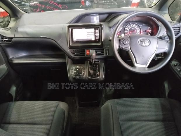 Toyota Voxy 2018 White