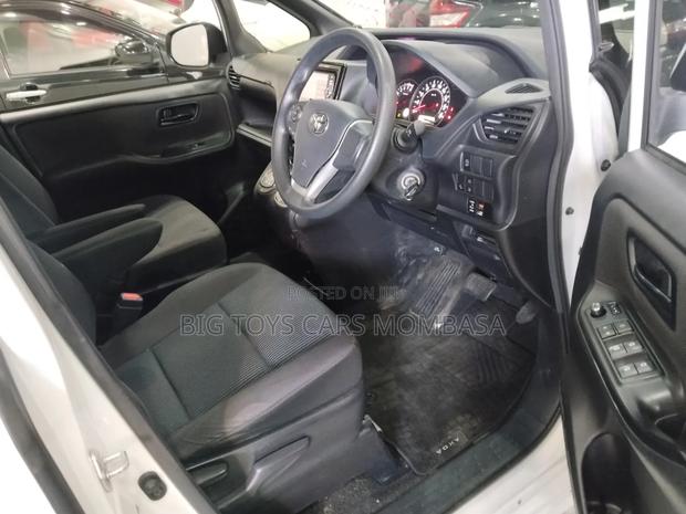 Toyota Voxy 2018 White