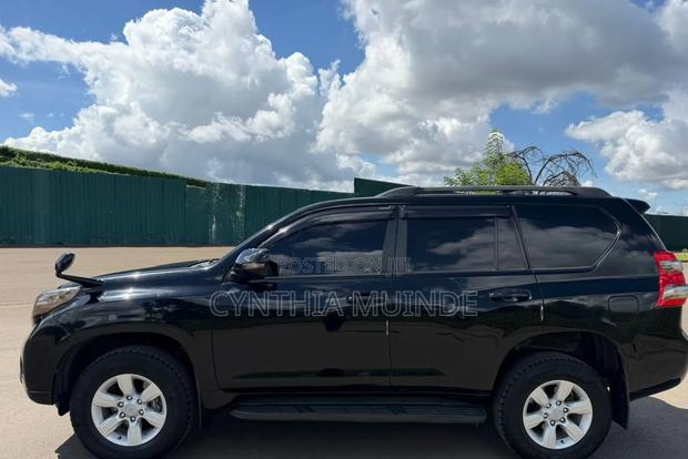 Toyota Land Cruiser Prado 2017 Black
